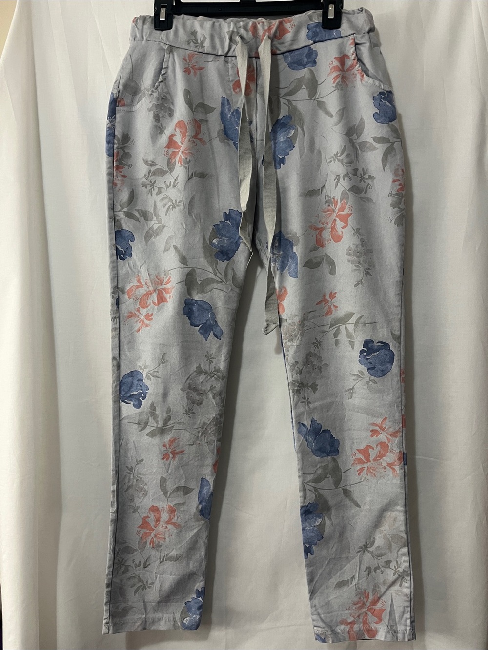 Made In Italy Light Gray Floral Pull On Pants